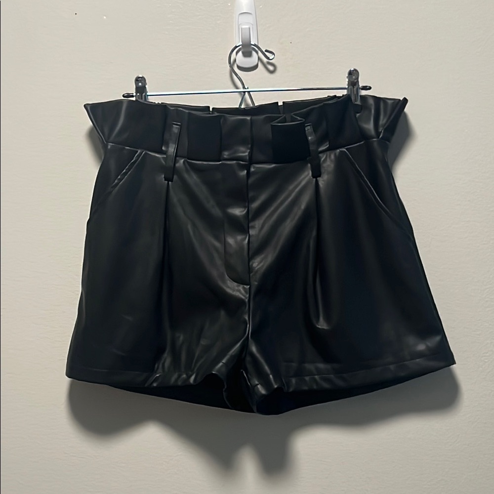 CLUB L LONDON (NWT) Leather Look Paperbag Shorts, Black, Size 8 (US), 12 (UK) - Picture 4 of 14